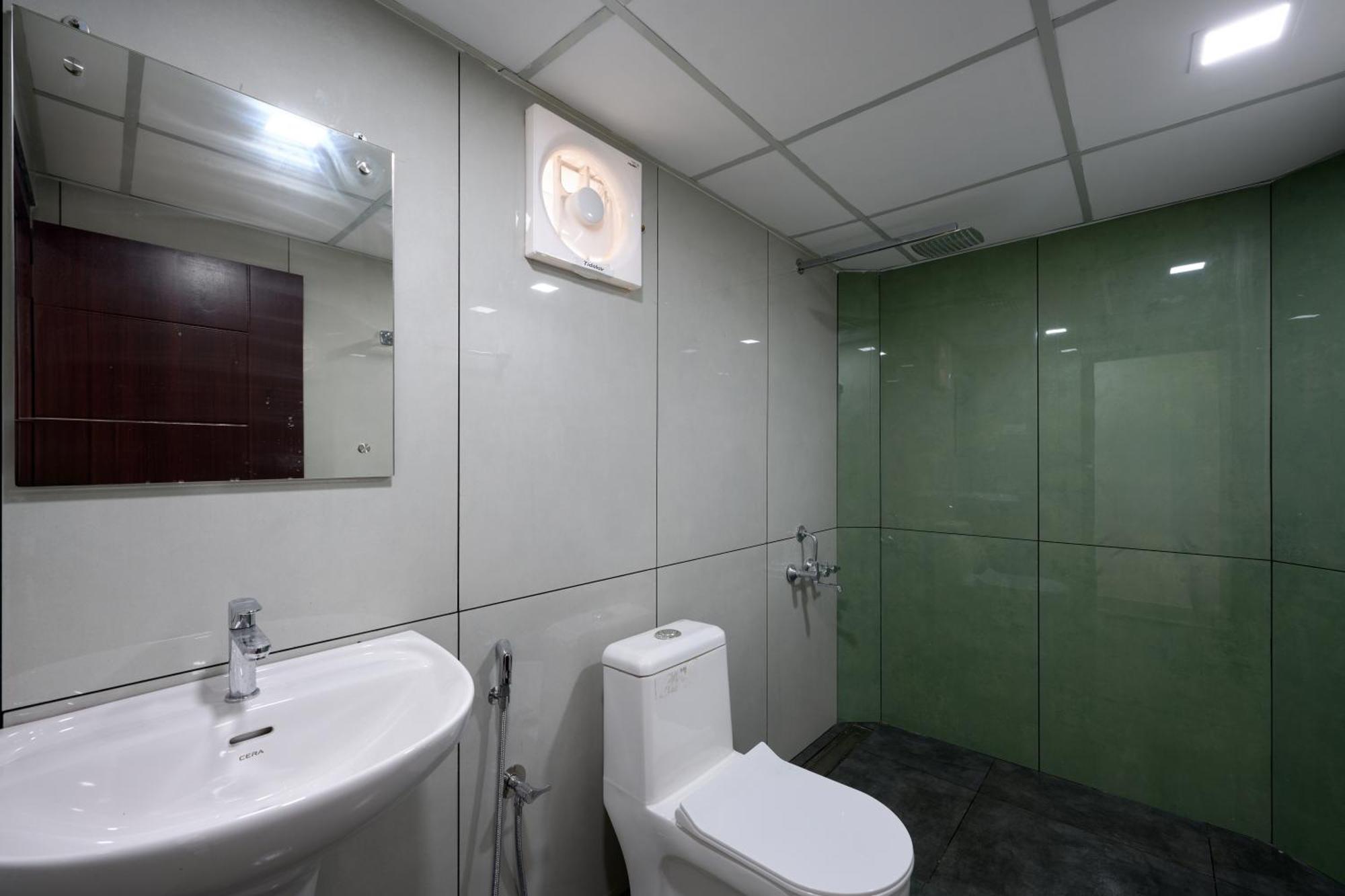 Reach Inn Kochi Exterior foto
