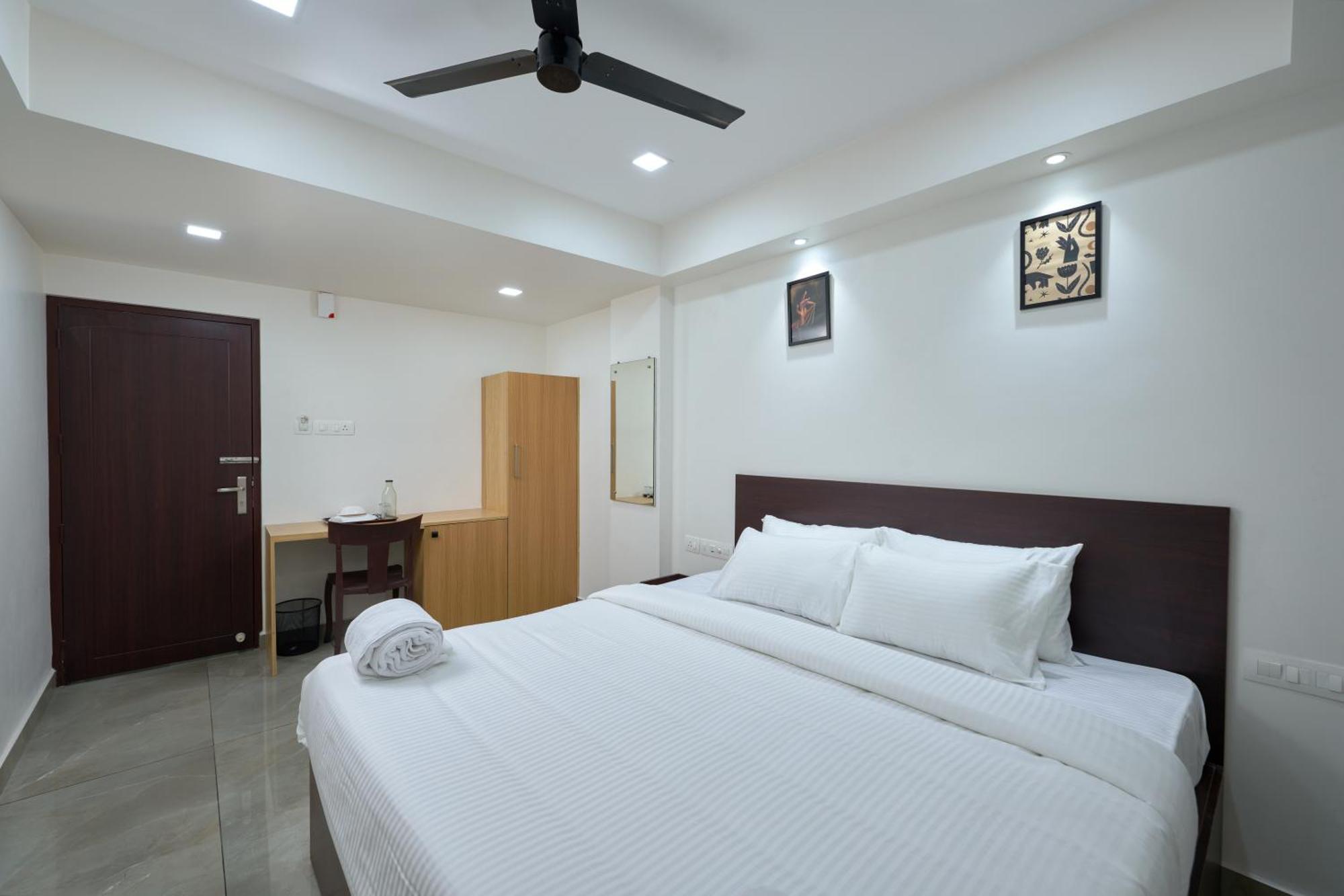 Reach Inn Kochi Exterior foto