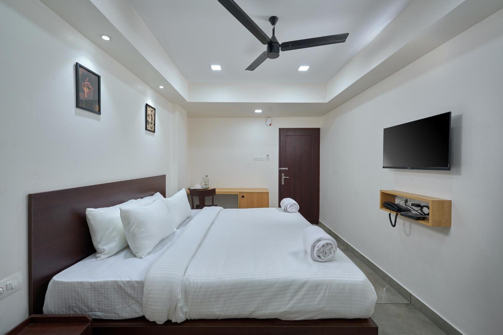 Reach Inn Kochi Exterior foto