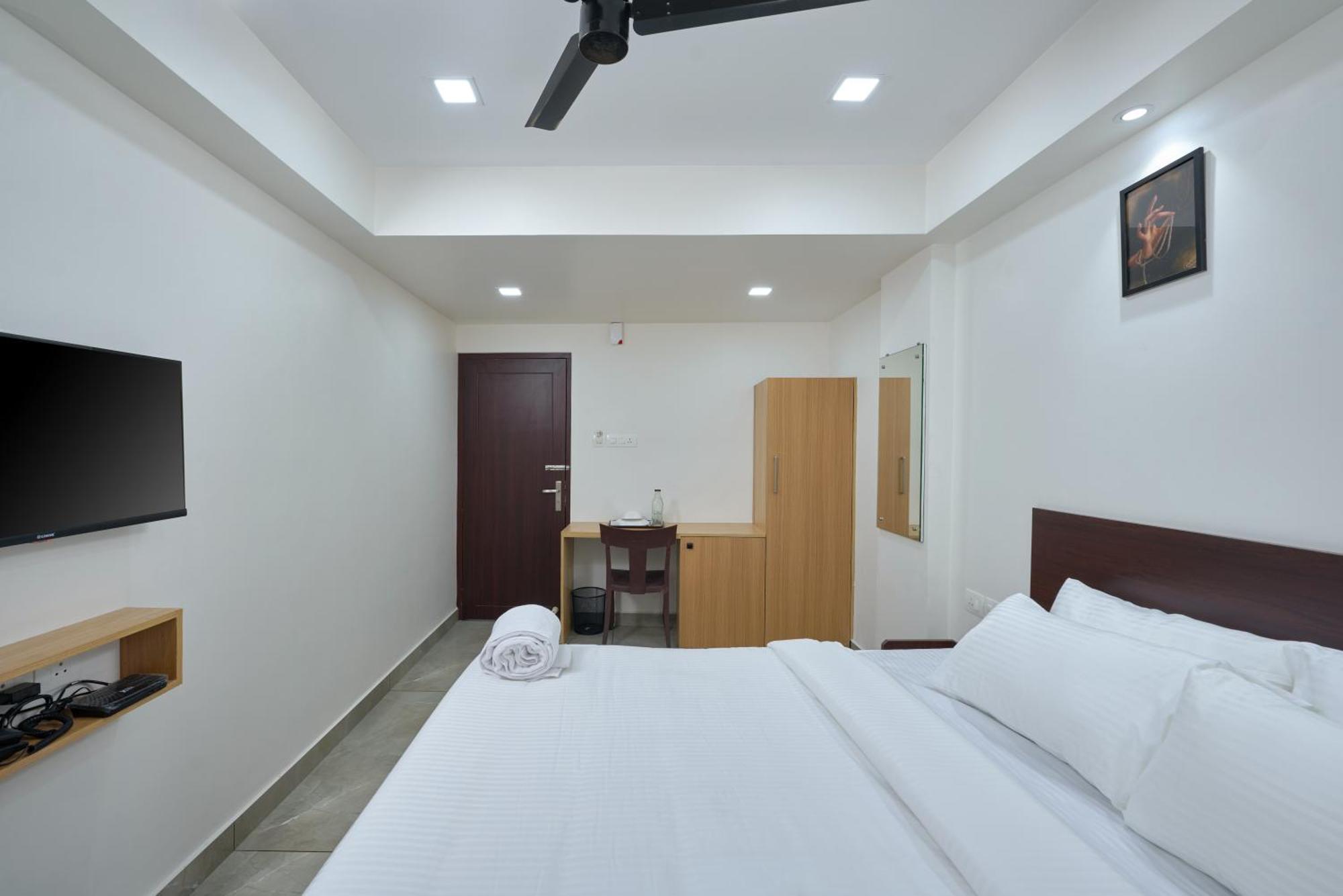 Reach Inn Kochi Exterior foto