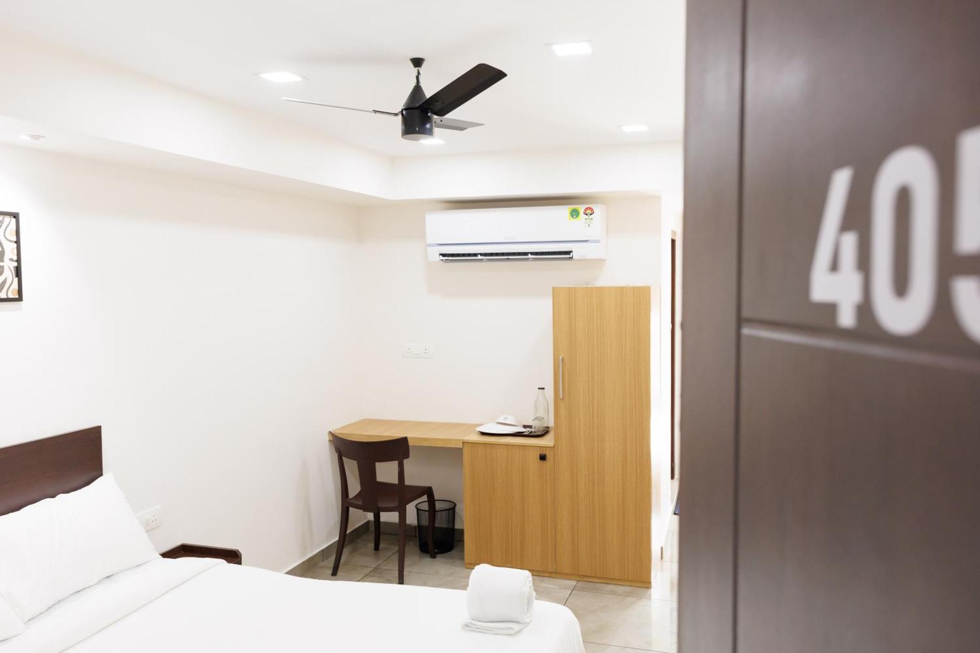 Reach Inn Kochi Exterior foto