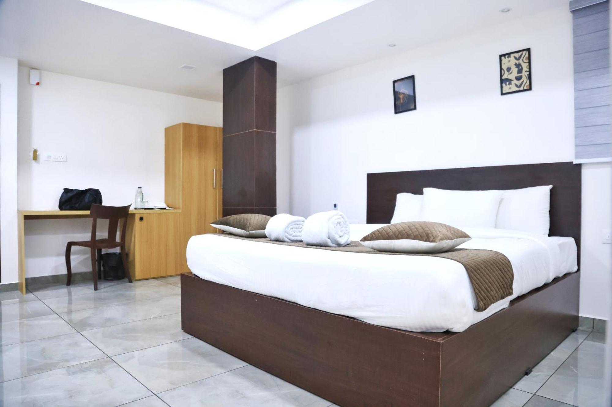 Reach Inn Kochi Exterior foto