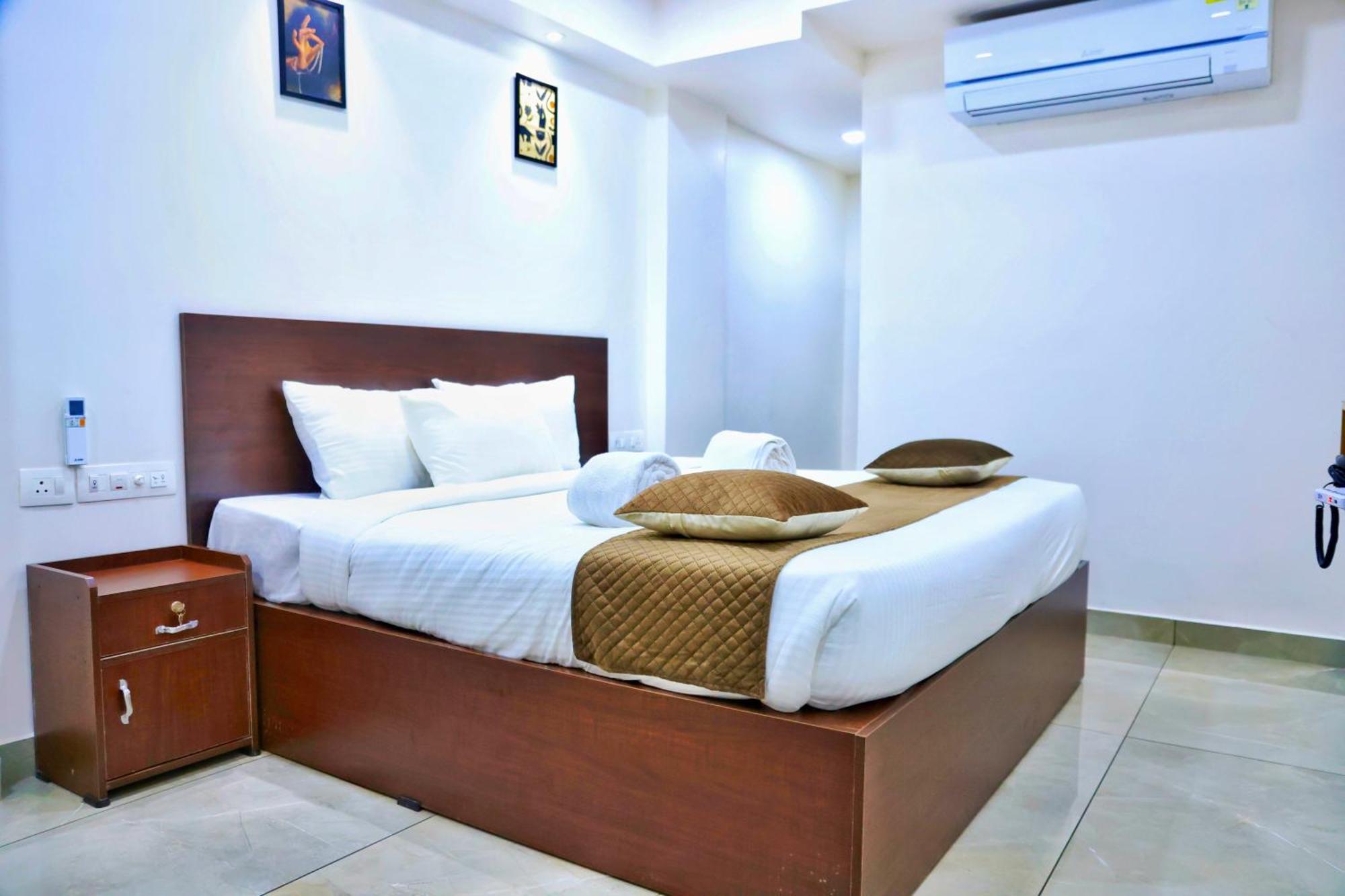 Reach Inn Kochi Exterior foto